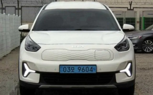 렉스턴스포츠칸 중고차 니로 플러스 EV 에어 매물 사진 8 - 2022/08 42,638km